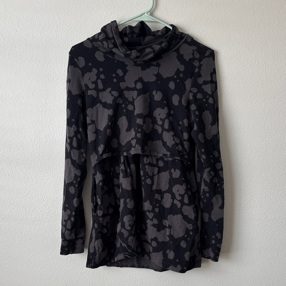 Latched Mama Petal Front Nursing Pullover size medium sweater tie dye - Picture 3 of 7